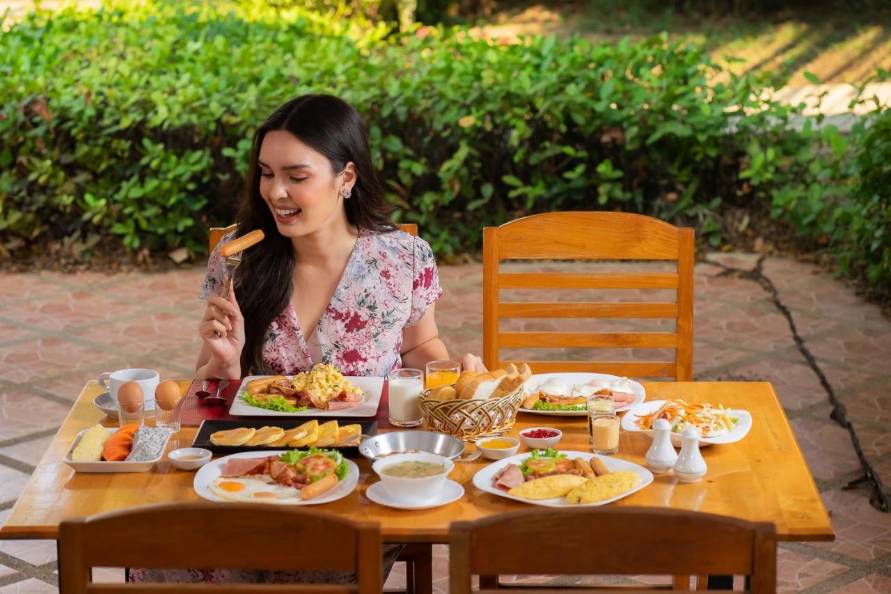 Le Charme Sukhothai Historical Park Екстериор снимка